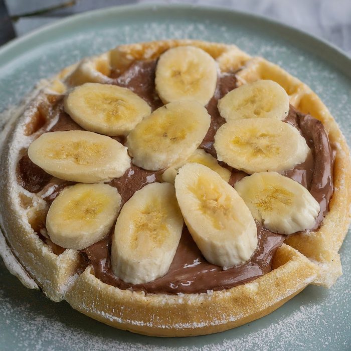 BANANA AND NUTELLA CREPE